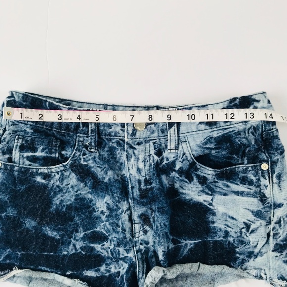 💌SOLD💌Tie-dye Jean Cutoff Shorts - Picture 4 of 6